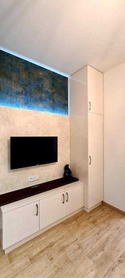Deluxe Apartment In City Center Ереван Экстерьер фото