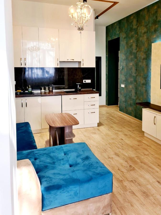 Deluxe Apartment In City Center Ереван Экстерьер фото