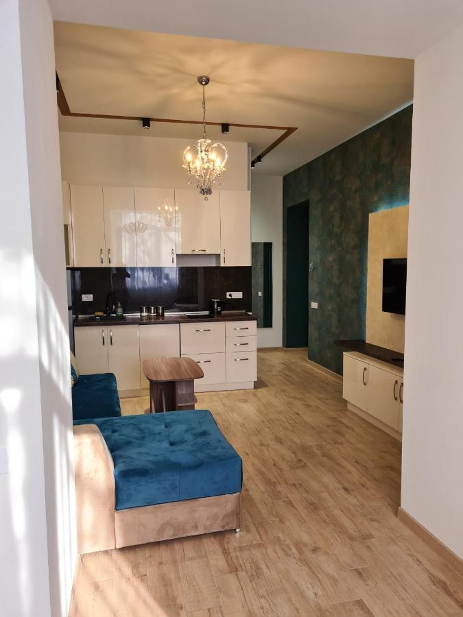 Deluxe Apartment In City Center Ереван Экстерьер фото